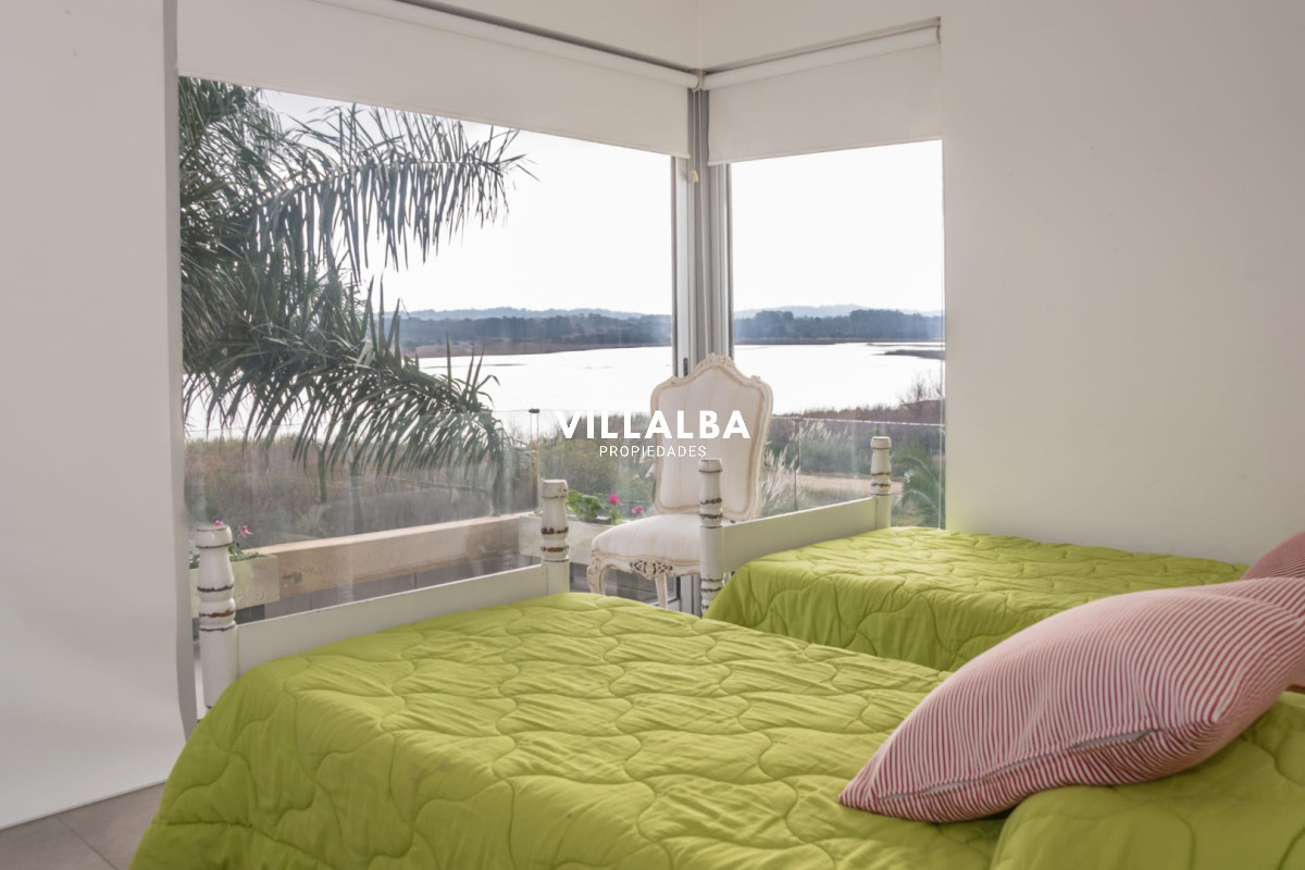 Casa ID.3983 - Venta - Casa con vista plena a la Laguna del Diario