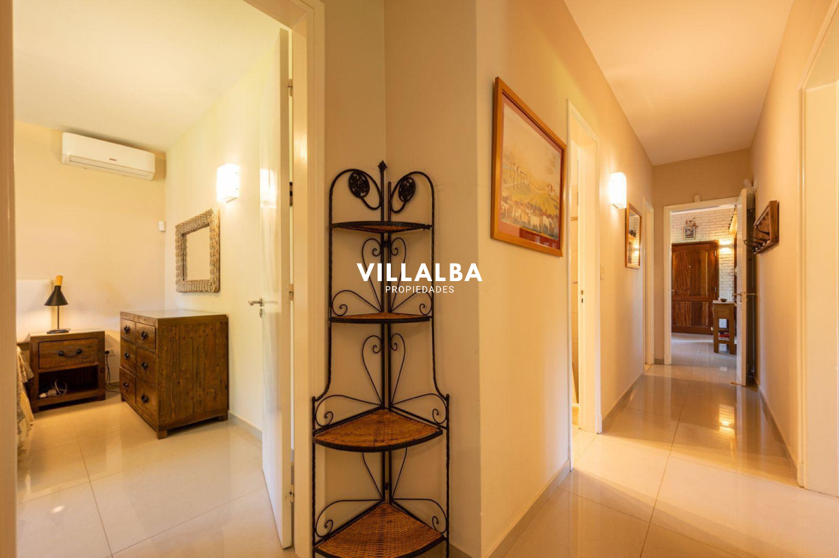 Apartamento ID.4673 - Espectacular casa en venta - Marly, Punta del Este.