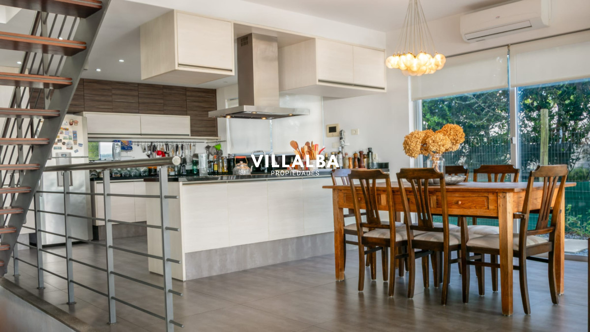 Casa ID.3983 - Venta - Casa con vista plena a la Laguna del Diario