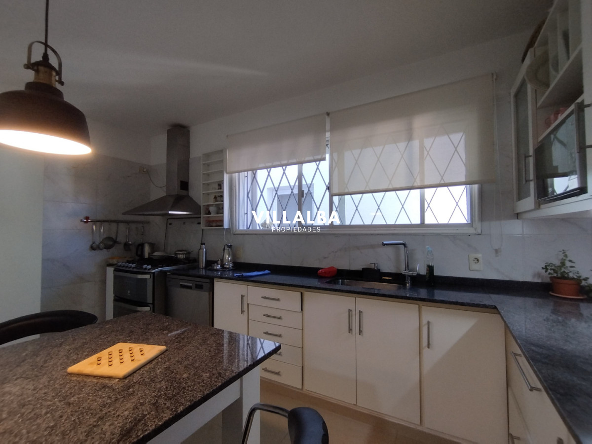 Apartamento ID.4086 - Alquiler y venta de casa en Punta del Este