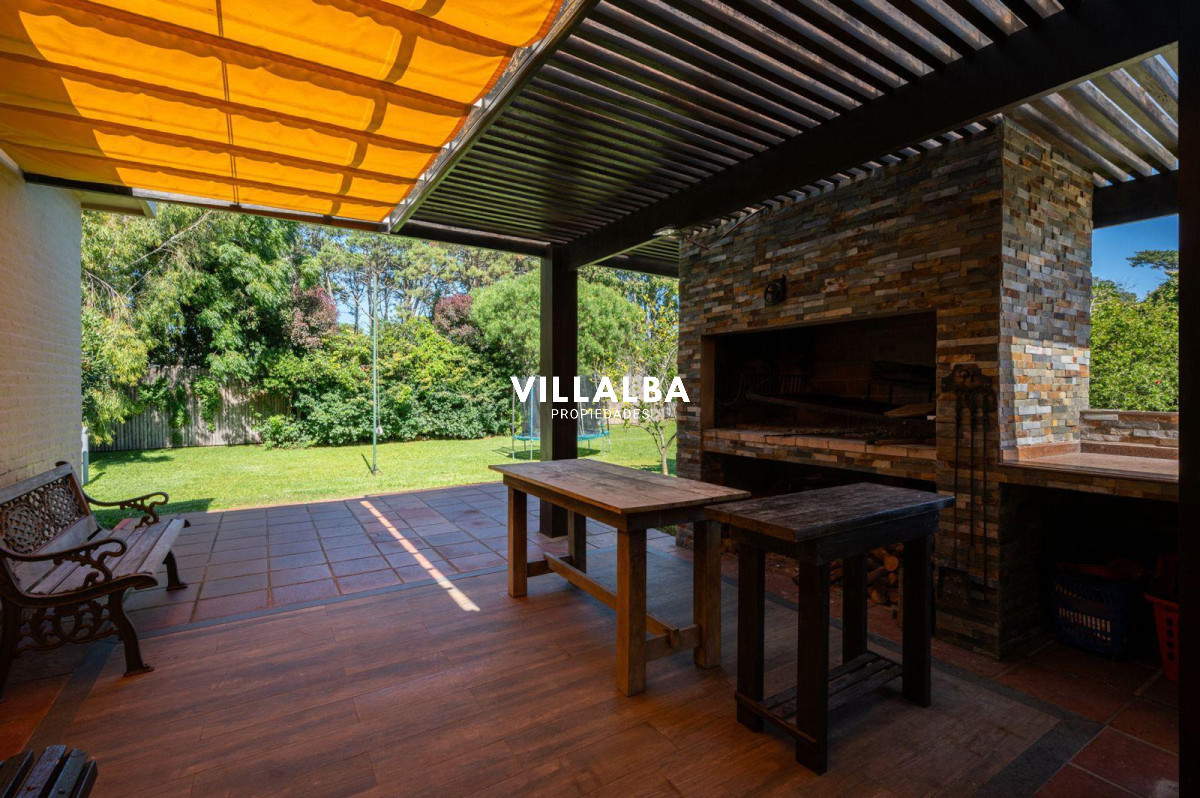 Apartamento ID.4673 - Espectacular casa en venta - Marly, Punta del Este.