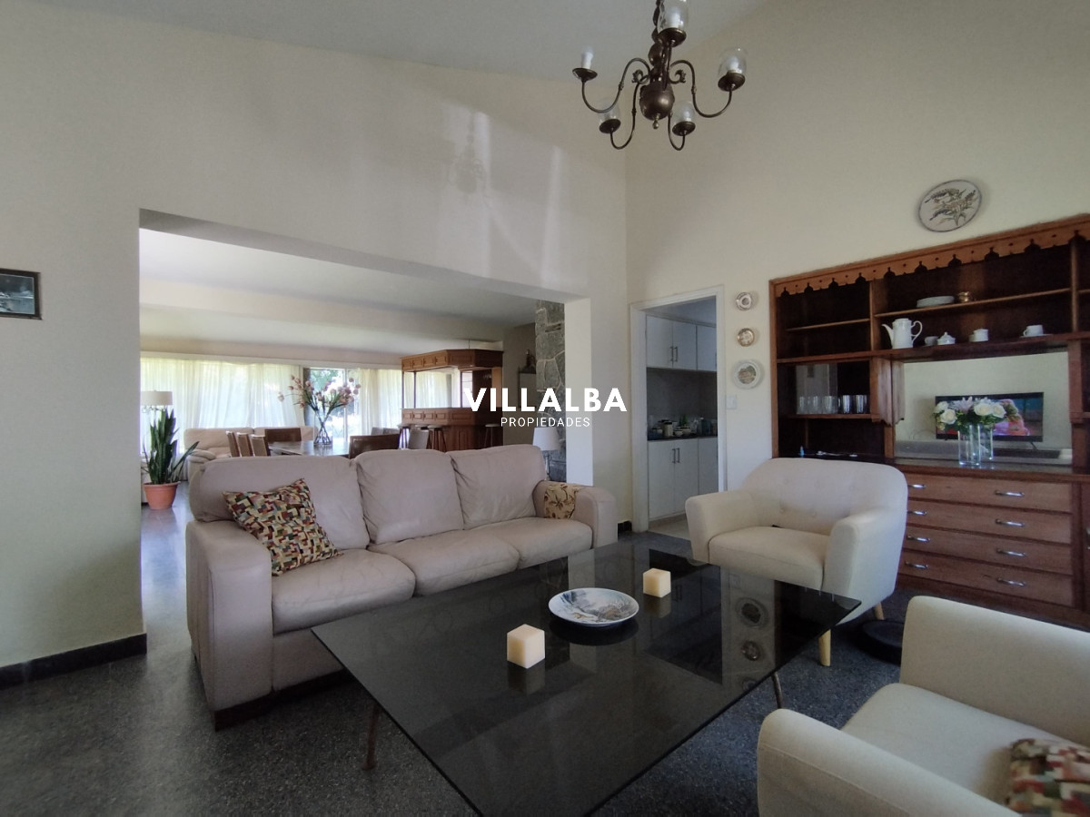 Apartamento ID.4086 - Alquiler y venta de casa en Punta del Este