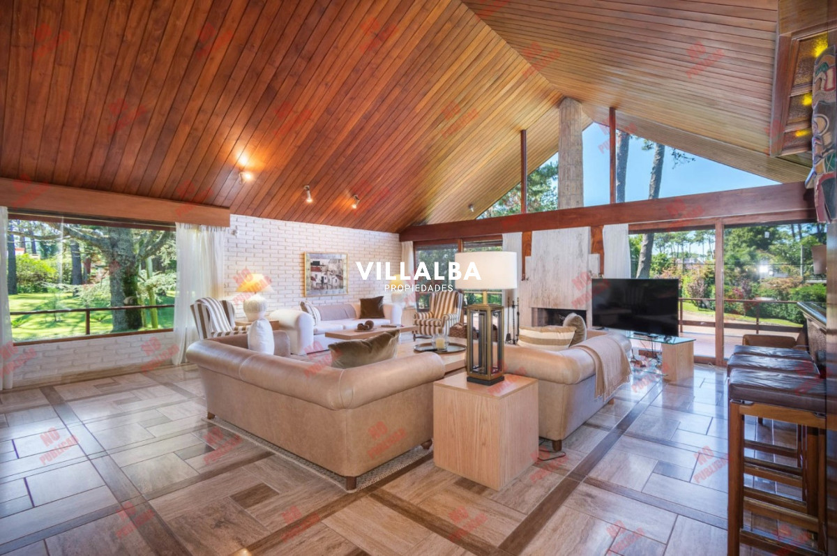 Apartamento ID.3604 - CASA EN PLAYA MANSA - 5 suites. 