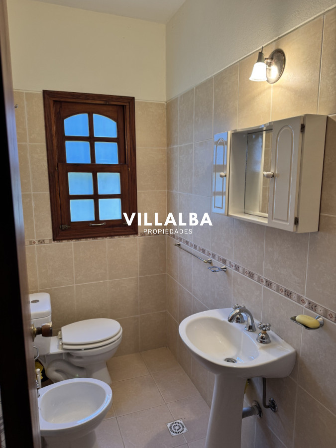 Casa ID.4558 - 4 dormitorios, jardín y ubicación privilegiada en Rincón del Indio