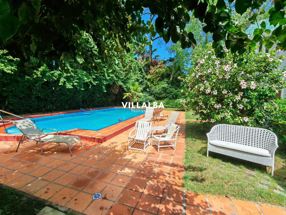 Apartamento ID.4227 - Playa Mansa una casa ideal para tener tu hogar! 