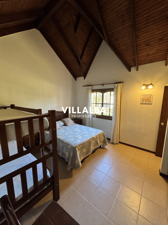 Casa ID.4558 - 4 dormitorios, jardín y ubicación privilegiada en Rincón del Indio