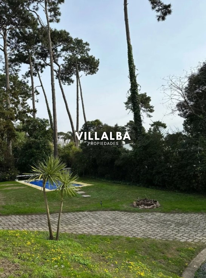 Apartamento ID.3348 - Excelente residencia en una de las zonas más exclusivas de Punta del Este.