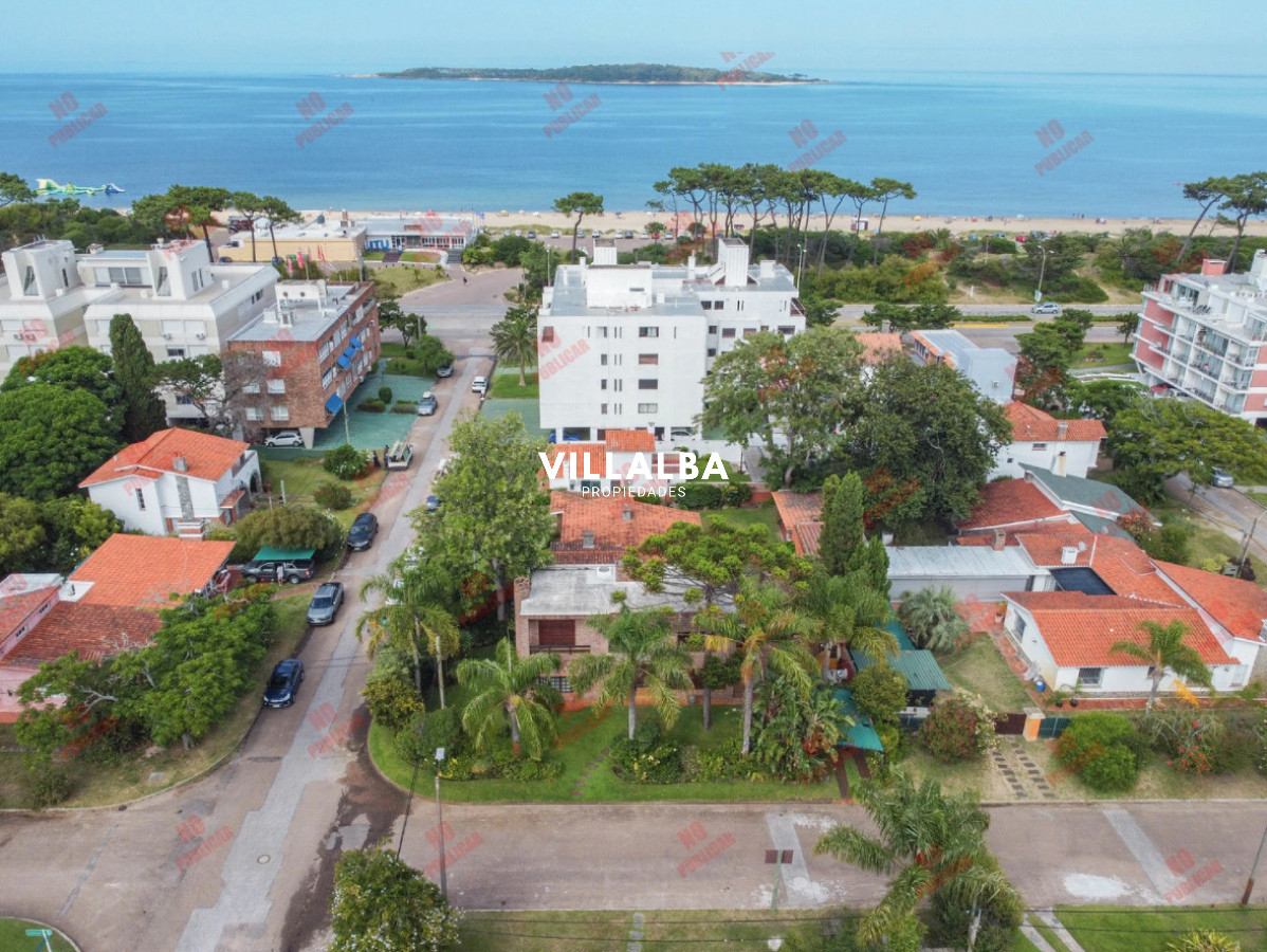 Casa ID.3259 - VENTA - A 1 Cuadra Del Mar En Playa Mansa
