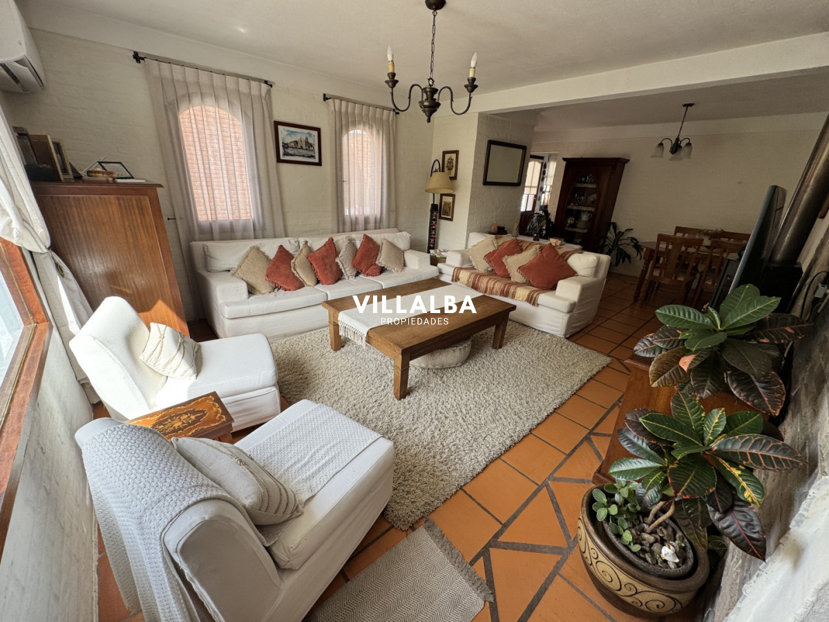 Apartamento ID.3969 - Jardines de Cordoba.  casa de 3 dorm. Venta