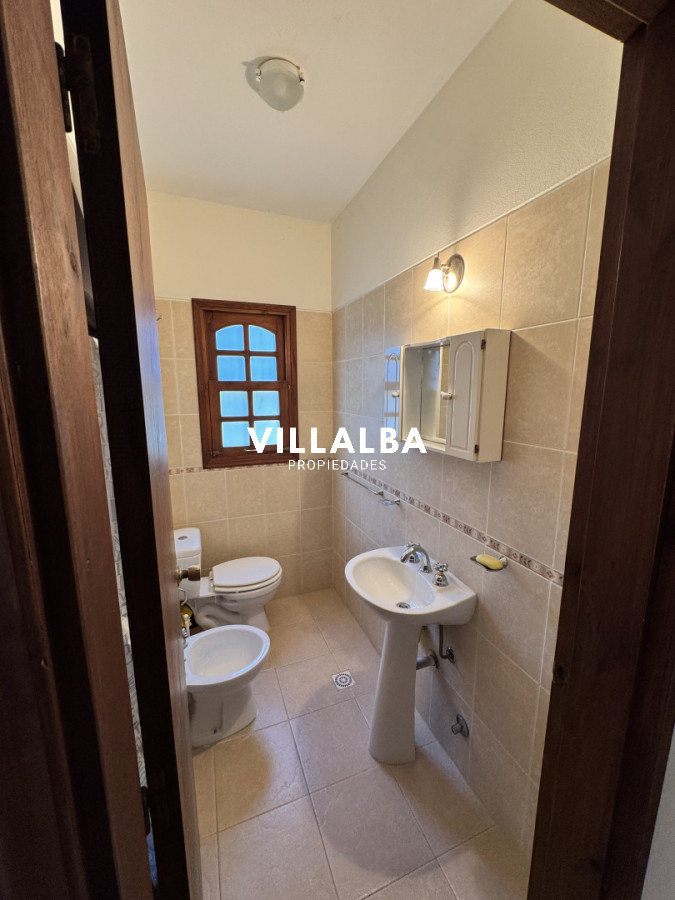 Casa ID.4558 - 4 dormitorios, jardín y ubicación privilegiada en Rincón del Indio
