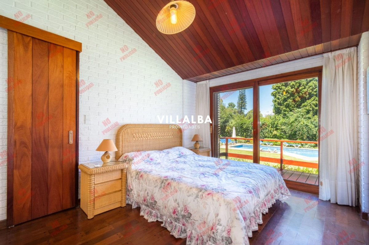 Apartamento ID.3604 - CASA EN PLAYA MANSA - 5 suites. 