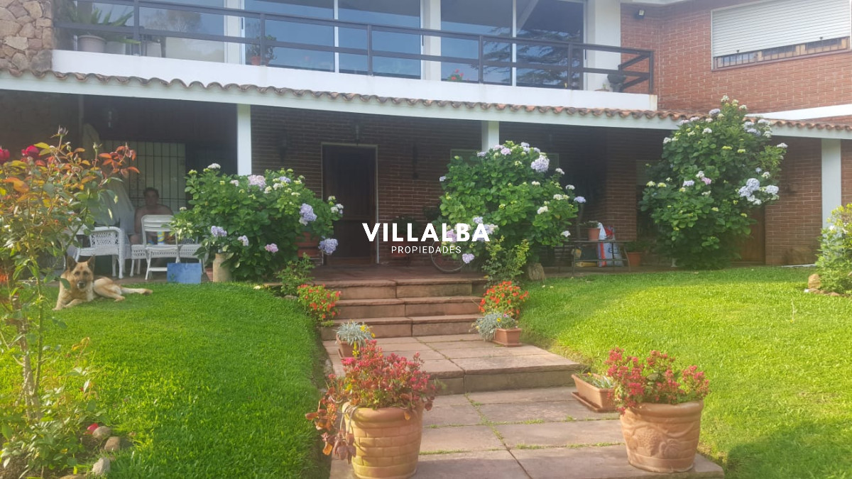 Apartamento ID.3670 - Venta casa de 6 dormitorios en  Punta del Este