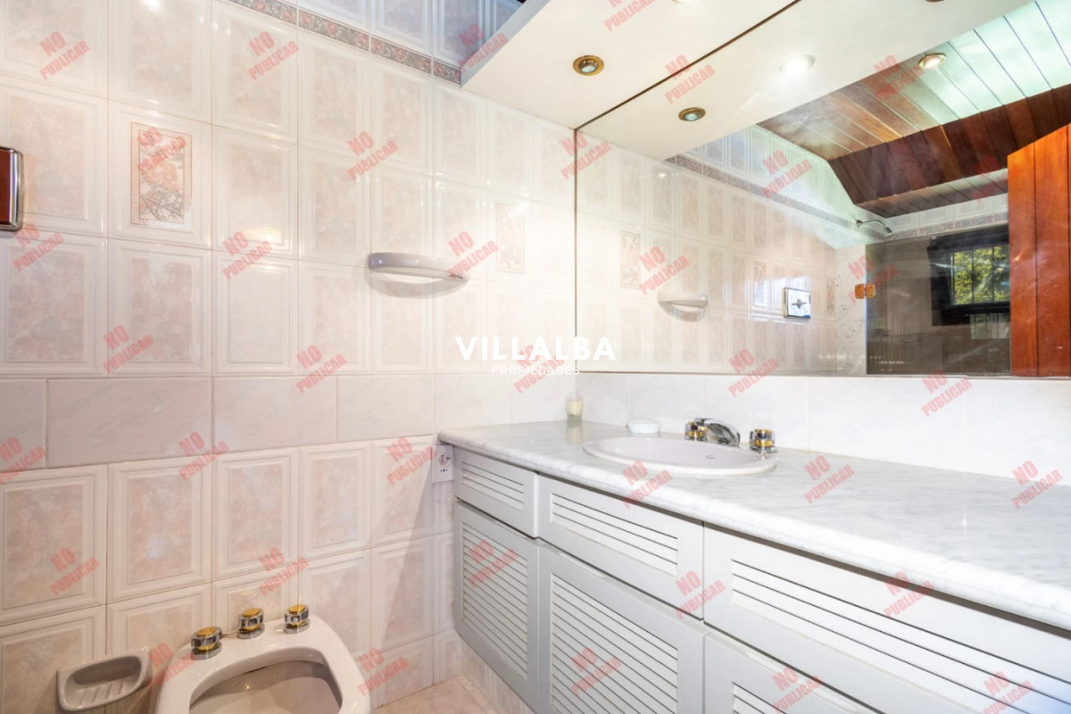 Apartamento ID.3604 - CASA EN PLAYA MANSA - 5 suites. 