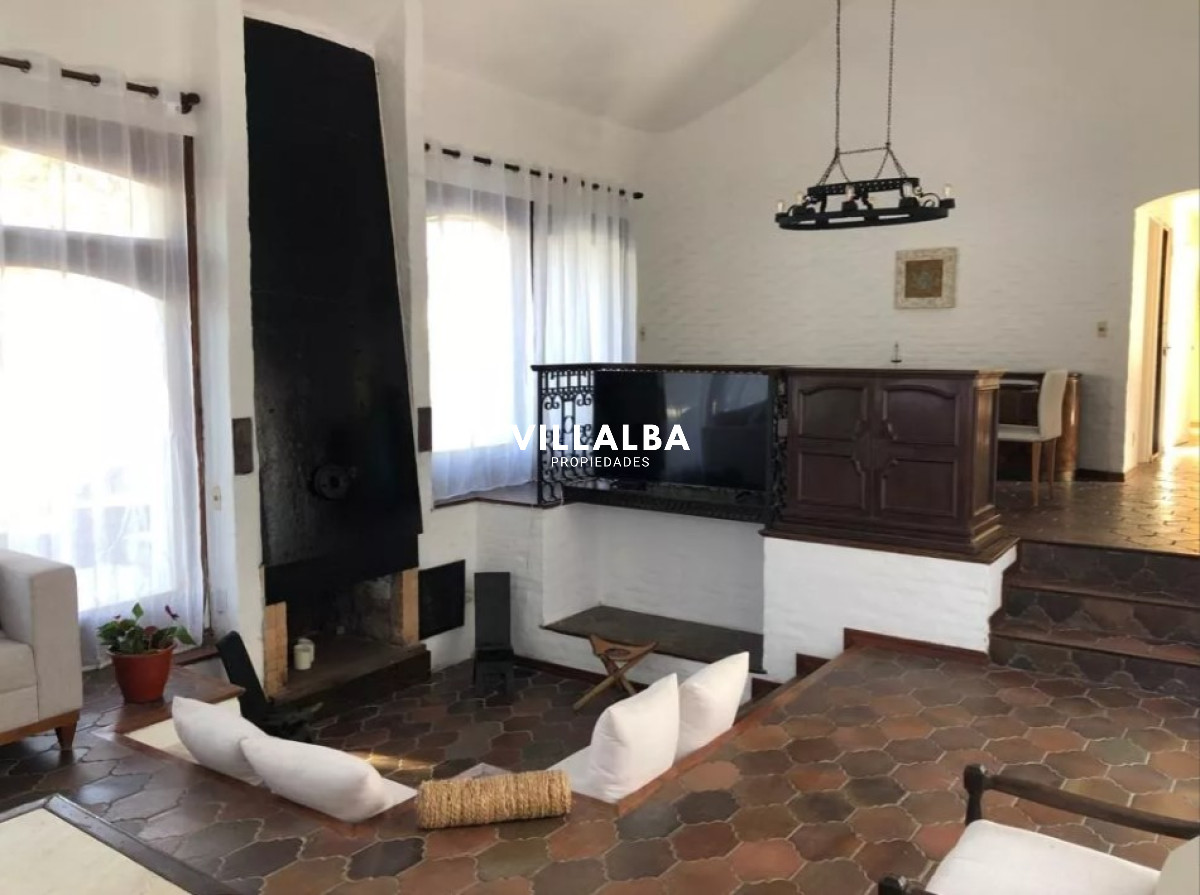 Apartamento ID.3348 - Excelente residencia en una de las zonas más exclusivas de Punta del Este.