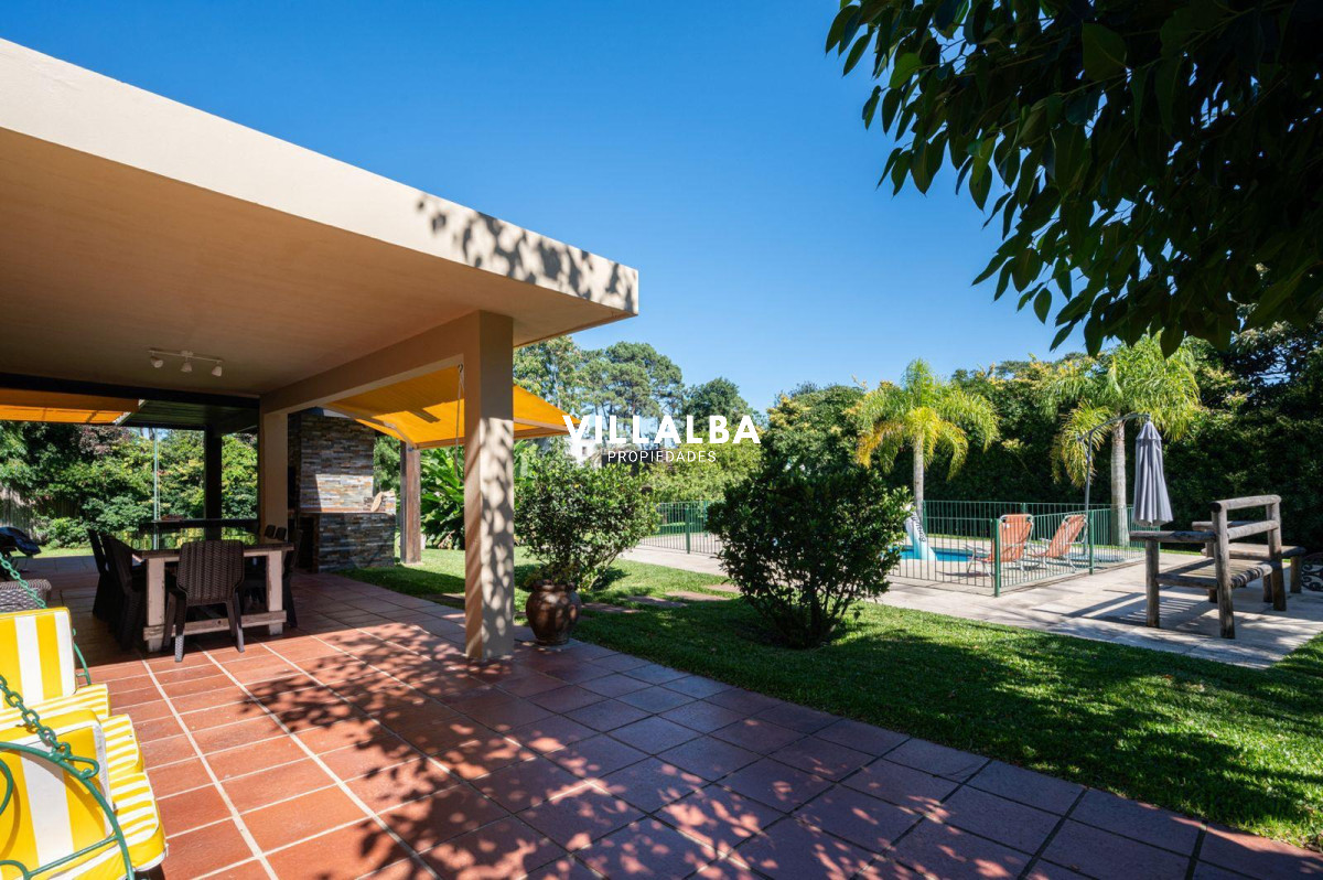 Apartamento ID.4673 - Espectacular casa en venta - Marly, Punta del Este.