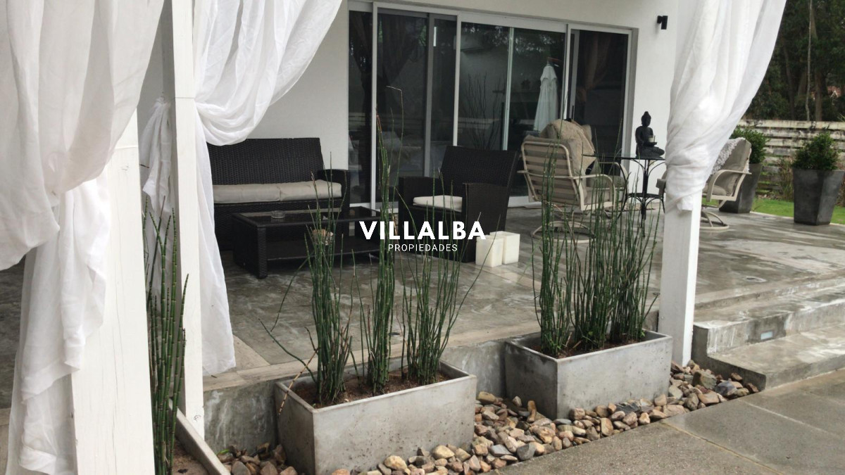 Apartamento ID.60 - Moderna casa en el bosque cerca del mar. 