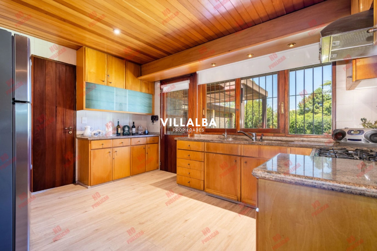 Apartamento ID.3604 - CASA EN PLAYA MANSA - 5 suites. 