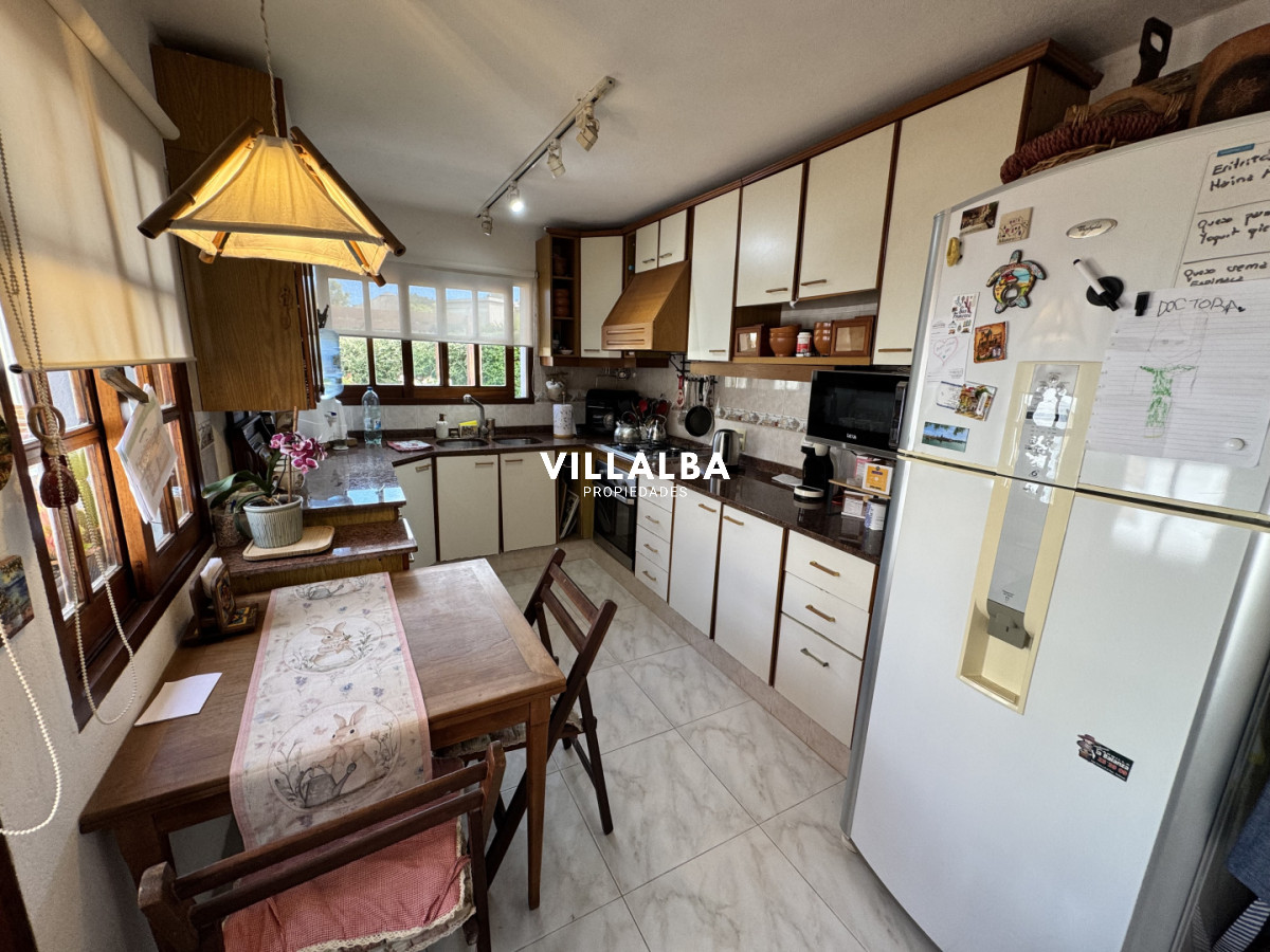 Apartamento ID.3969 - Jardines de Cordoba.  casa de 3 dorm. Venta