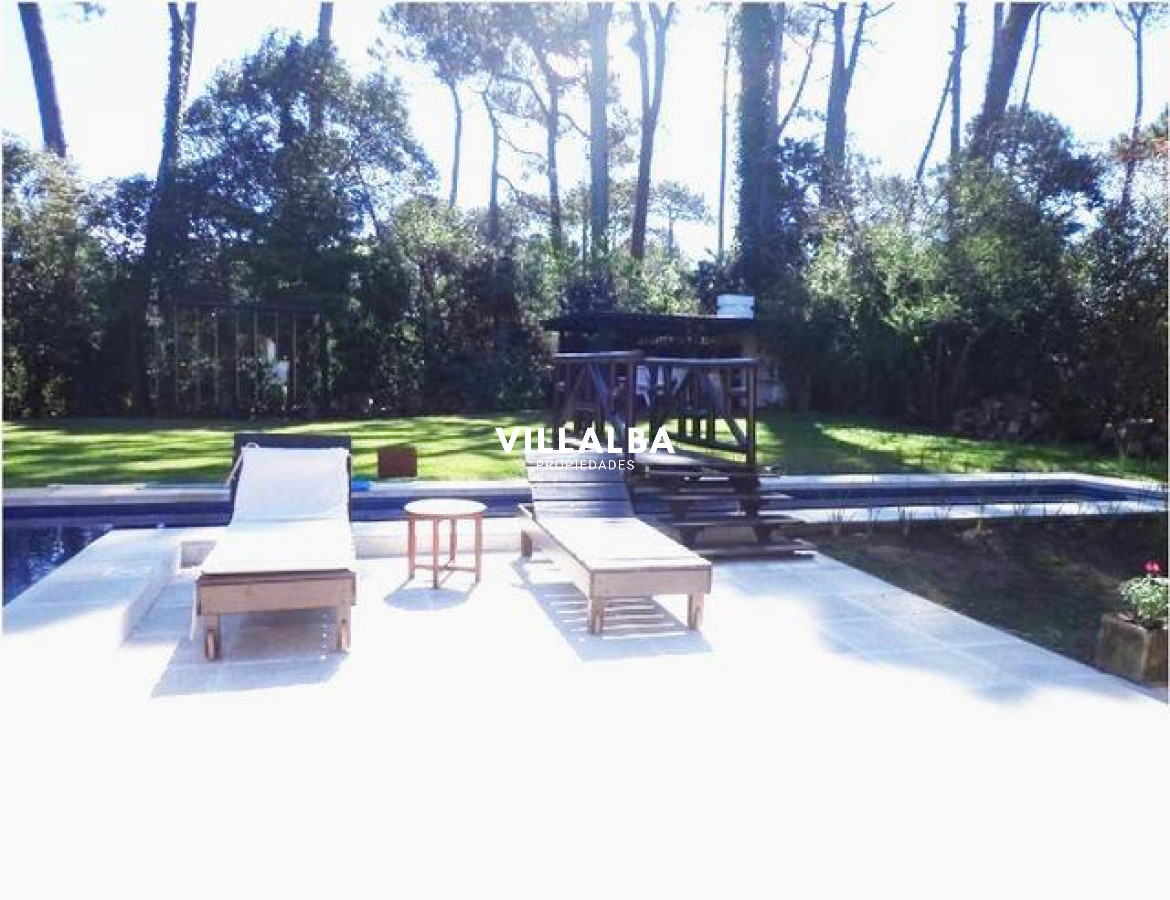 Apartamento ID.1880 - Importante Casa en Venta Punta del Este- Lugano