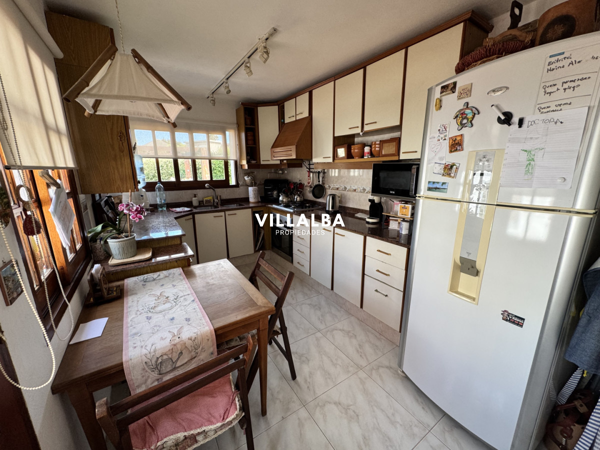 Apartamento ID.3969 - Jardines de Cordoba.  casa de 3 dorm. Venta