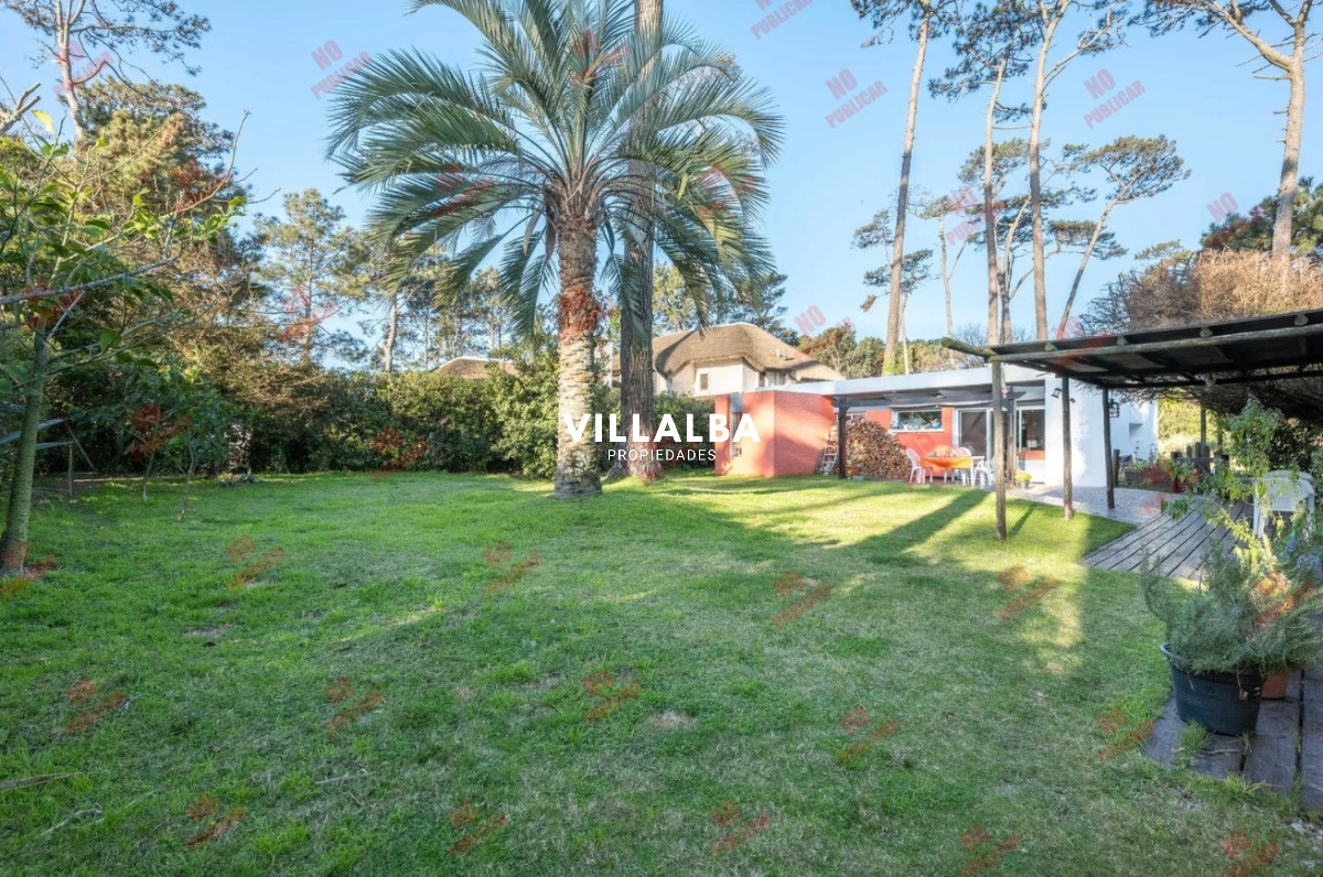 Casa ID.3051 - Oportunidad en venta 3 dormitorios, 3 baños. 