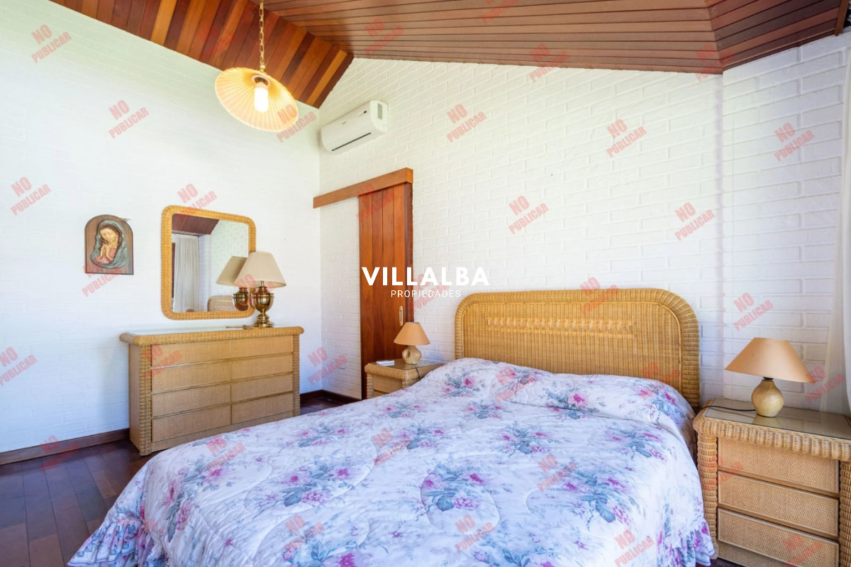 Apartamento ID.3604 - CASA EN PLAYA MANSA - 5 suites. 