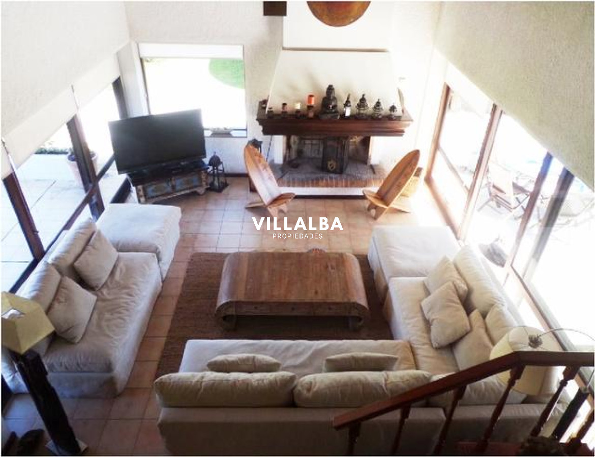 Apartamento ID.1880 - Importante Casa en Venta Punta del Este- Lugano