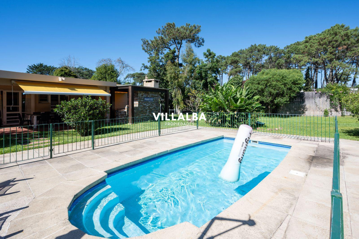 Apartamento ID.4673 - Espectacular casa en venta - Marly, Punta del Este.