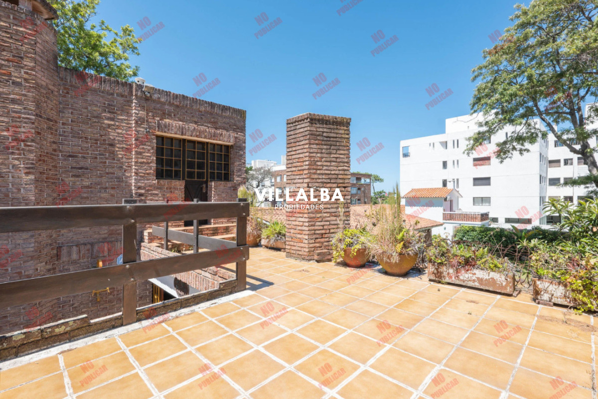 Casa ID.3259 - VENTA - A 1 Cuadra Del Mar En Playa Mansa