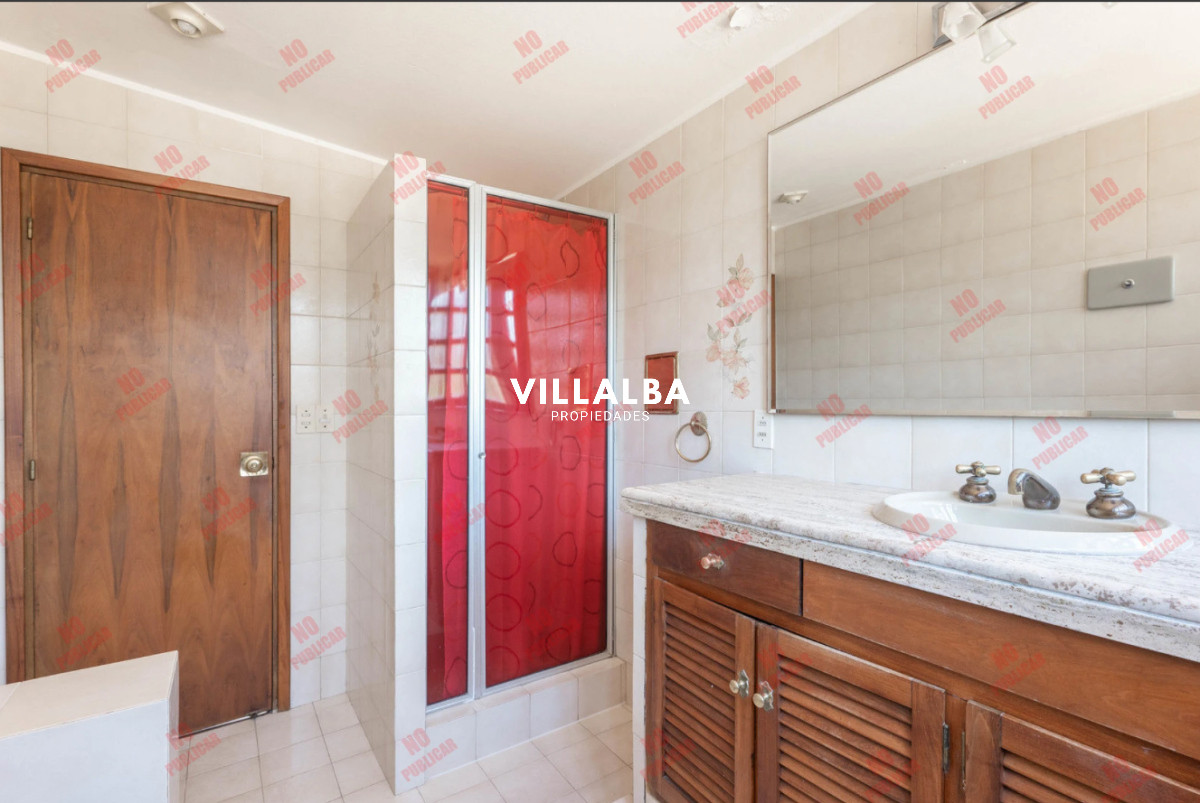 Casa ID.3259 - VENTA - A 1 Cuadra Del Mar En Playa Mansa