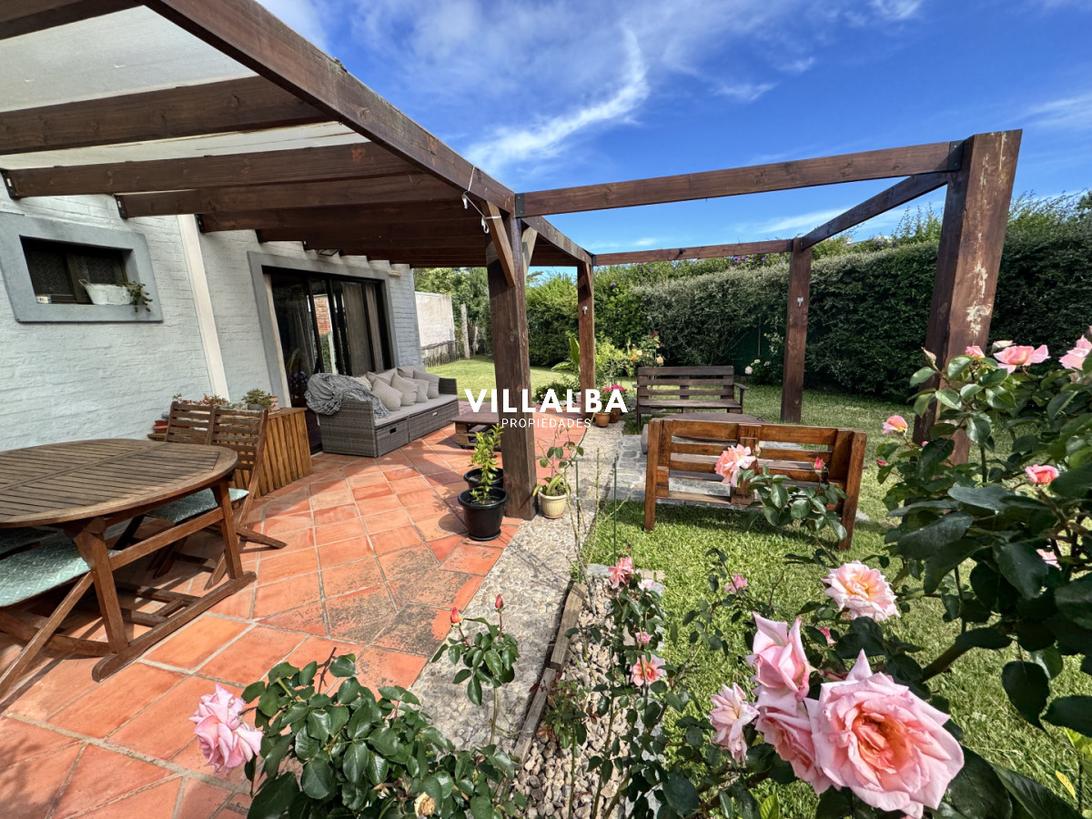 Apartamento ID.3969 - Jardines de Cordoba.  casa de 3 dorm. Venta