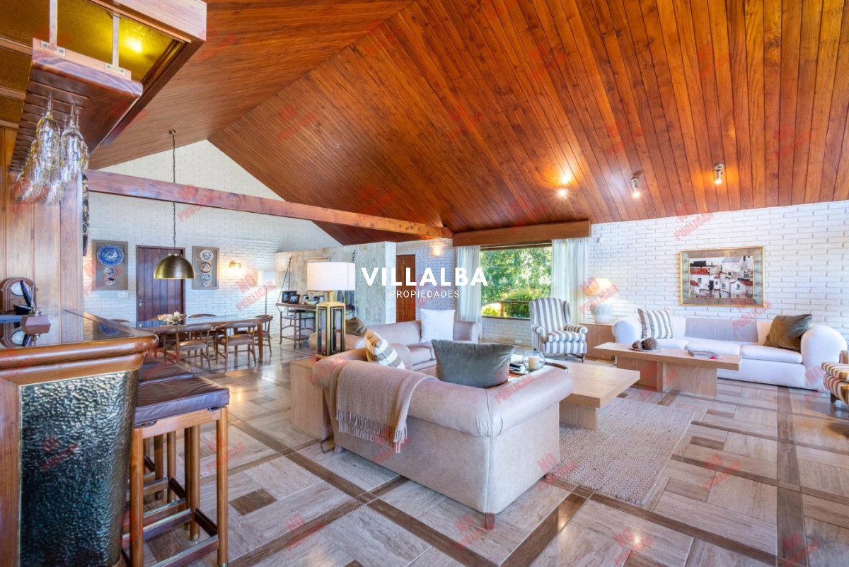 Apartamento ID.3604 - CASA EN PLAYA MANSA - 5 suites. 