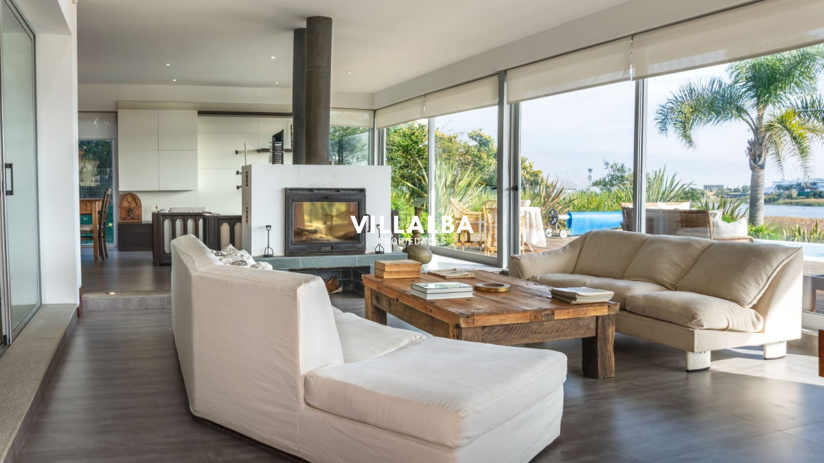 Casa ID.3983 - Venta - Casa con vista plena a la Laguna del Diario