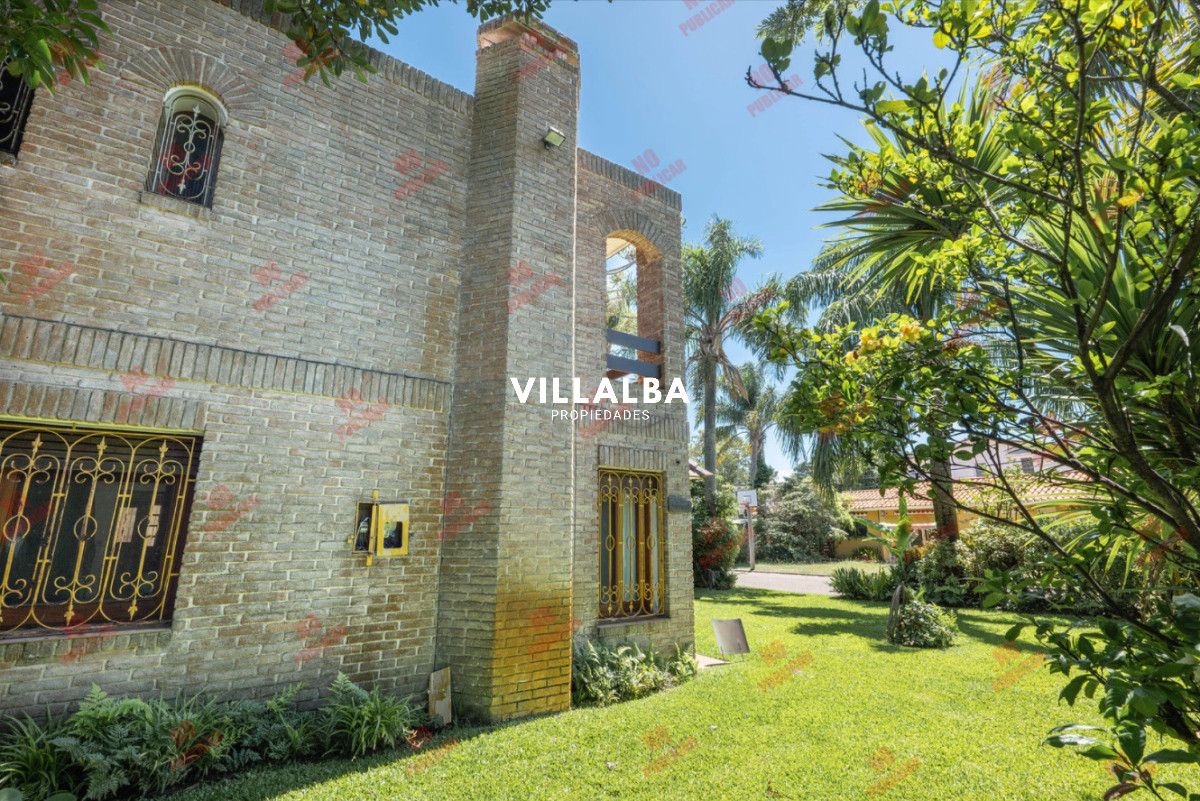 Casa ID.3259 - VENTA - A 1 Cuadra Del Mar En Playa Mansa