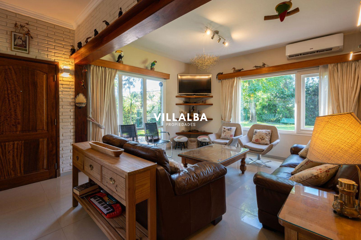 Apartamento ID.4673 - Espectacular casa en venta - Marly, Punta del Este.