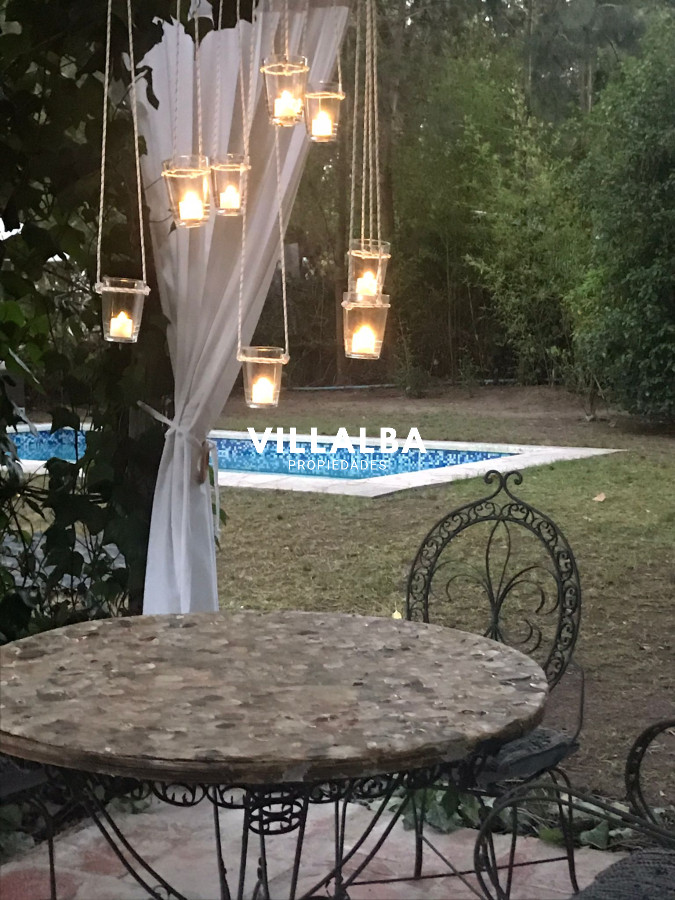 Casa ID.886 - Casa en Venta Pinares con piscina y Parrillero. 