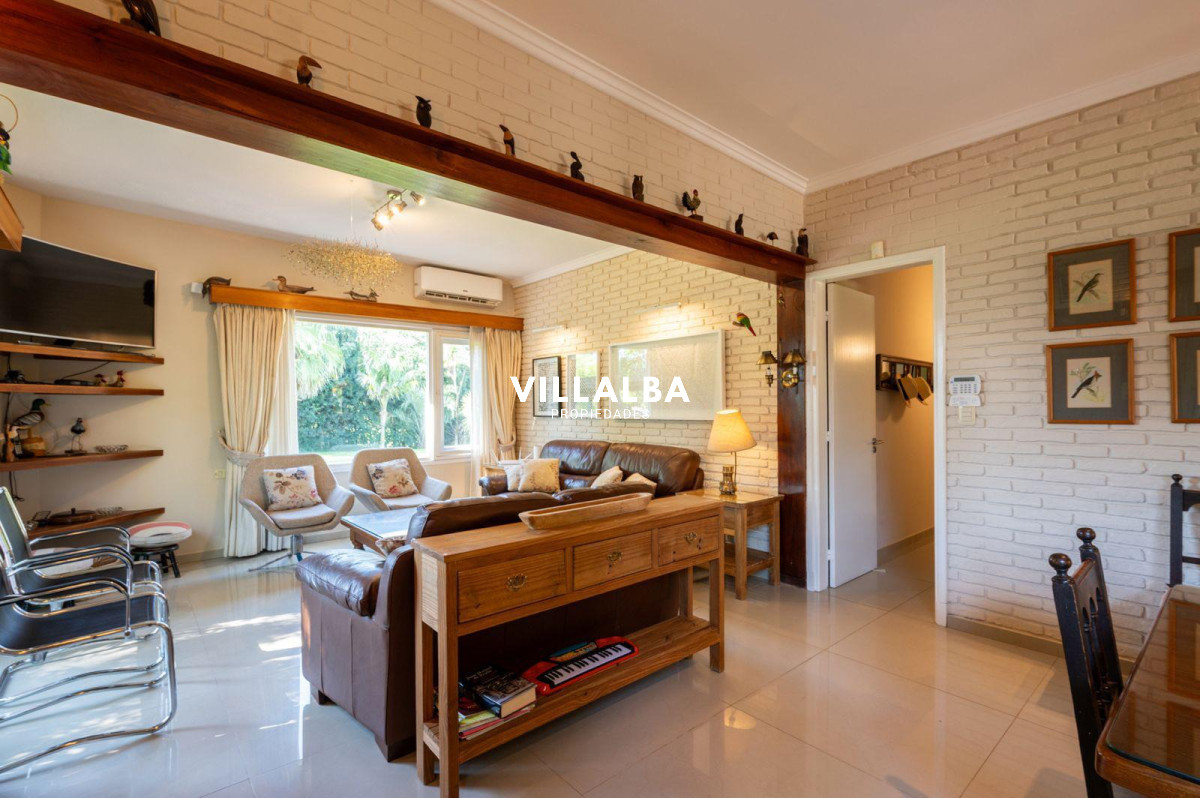 Apartamento ID.4673 - Espectacular casa en venta - Marly, Punta del Este.