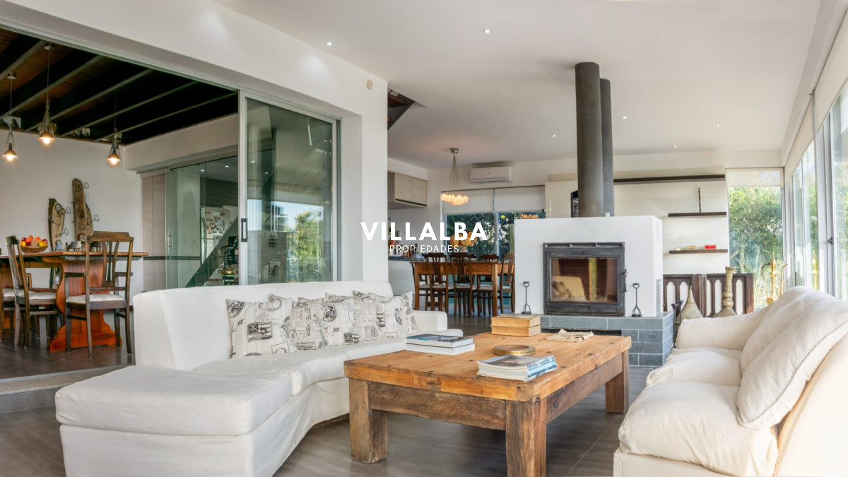 Casa ID.3983 - Venta - Casa con vista plena a la Laguna del Diario