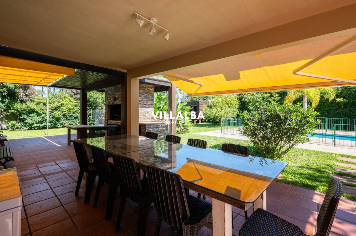 Apartamento ID.4673 - Espectacular casa en venta - Marly, Punta del Este.