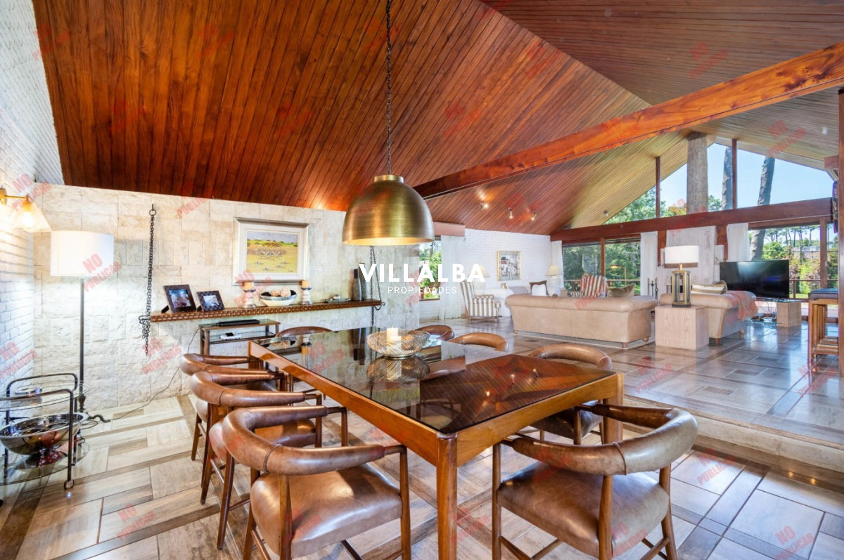 Apartamento ID.3604 - CASA EN PLAYA MANSA - 5 suites. 