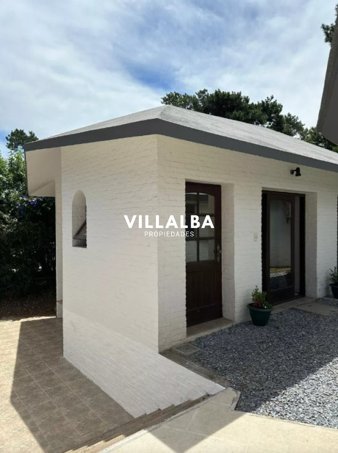 Apartamento ID.3348 - Excelente residencia en una de las zonas más exclusivas de Punta del Este.