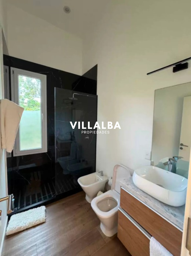 Casa ID.3557 - Casa en Venta Playa Brava. A estrenar ! 