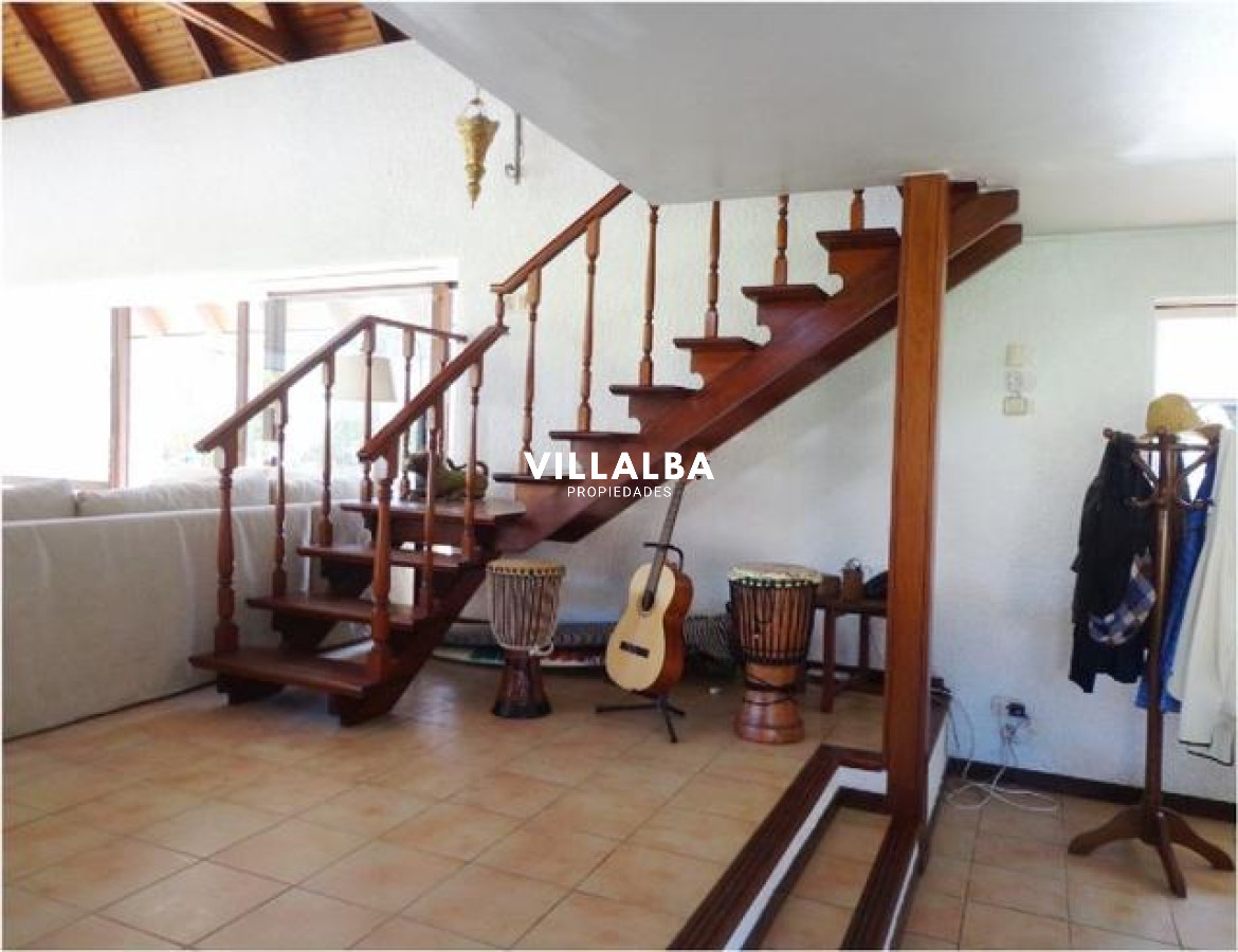 Apartamento ID.1880 - Importante Casa en Venta Punta del Este- Lugano