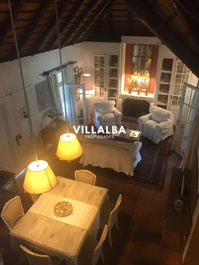 Casa ID.886 - Casa en Venta Pinares con piscina y Parrillero. 