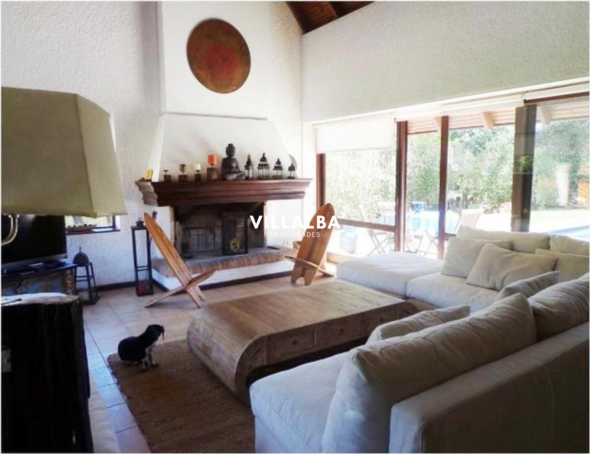 Apartamento ID.1880 - Importante Casa en Venta Punta del Este- Lugano