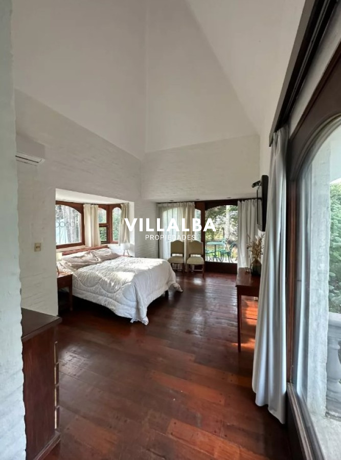 Apartamento ID.3348 - Excelente residencia en una de las zonas más exclusivas de Punta del Este.