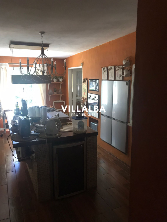 Casa ID.886 - Casa en Venta Pinares con piscina y Parrillero. 