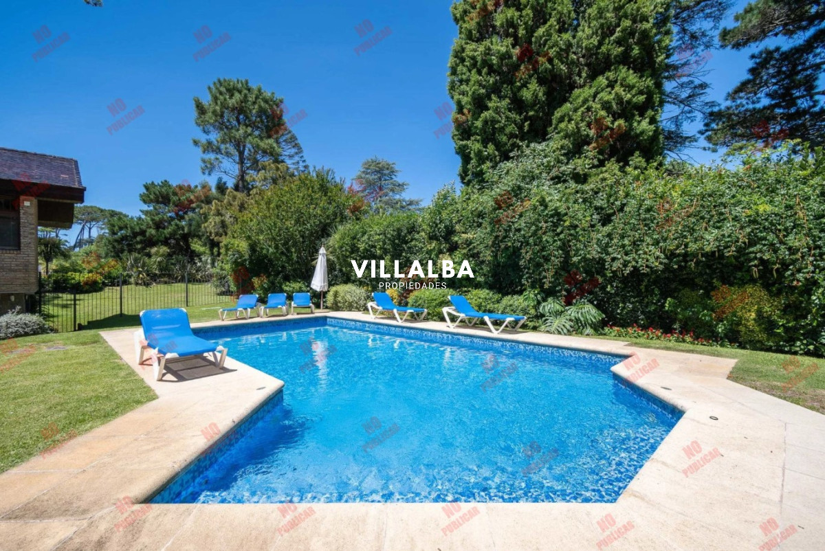 Apartamento ID.3604 - CASA EN PLAYA MANSA - 5 suites. 