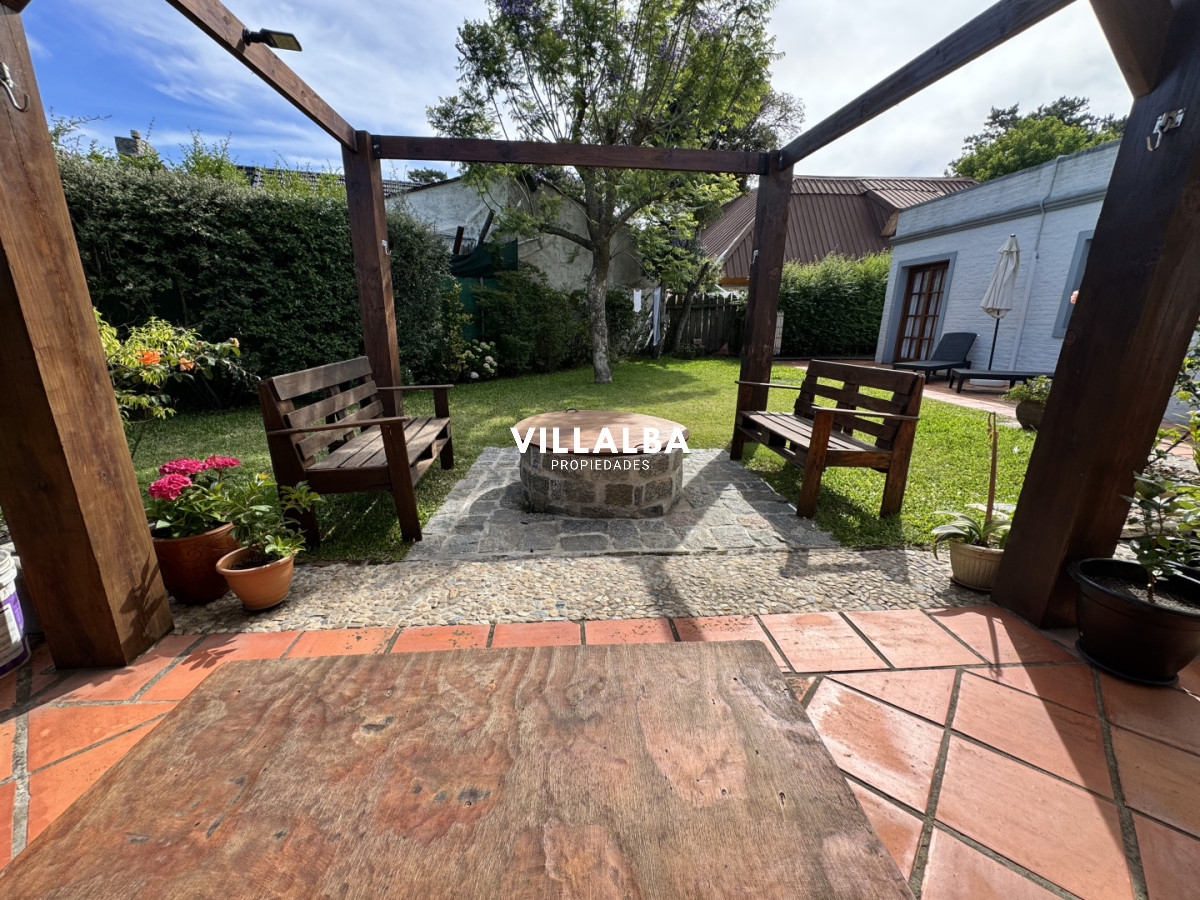 Apartamento ID.3969 - Jardines de Cordoba.  casa de 3 dorm. Venta