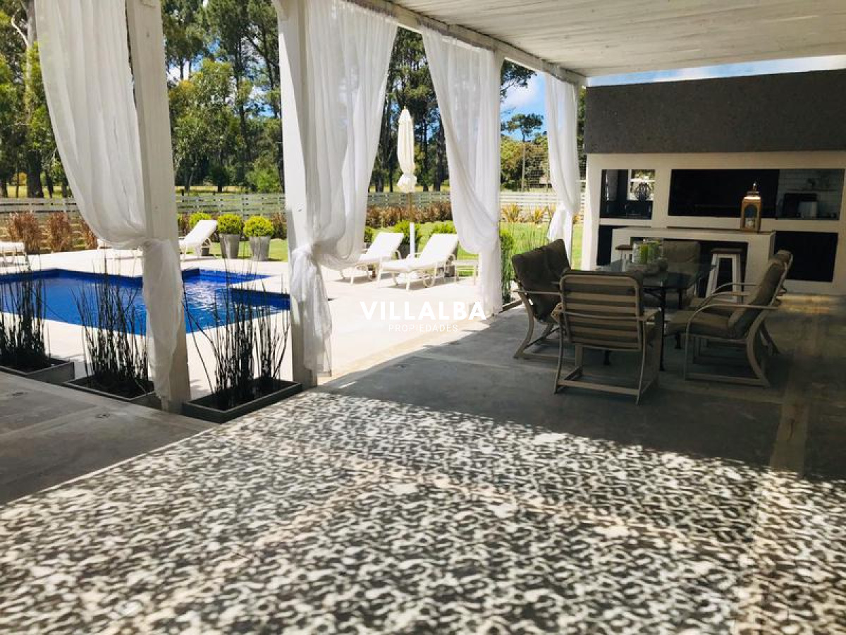 Apartamento ID.60 - Moderna casa en el bosque cerca del mar. 